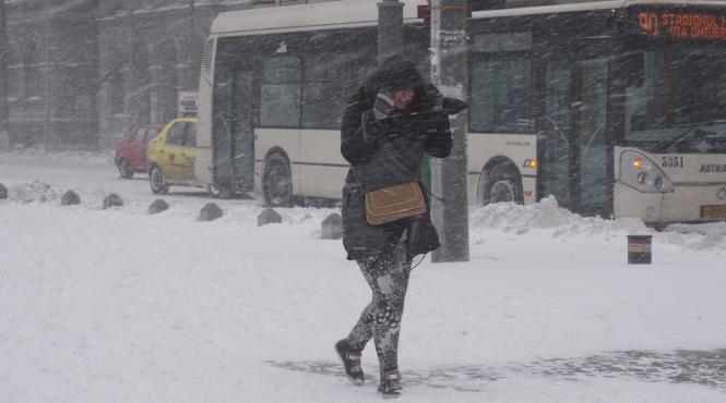 romania lovita de viscol drumuri inchise si localitati in bezna