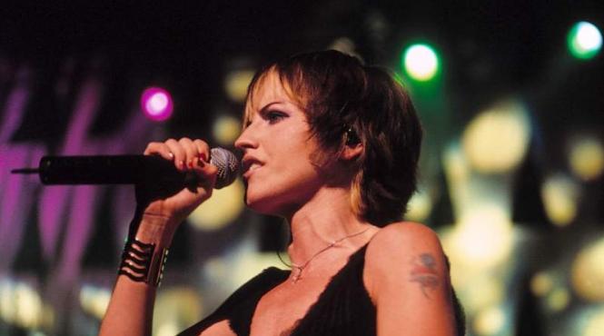 vanzarile de albume ale trupei the cranberries au crescut cu 1 000 dupa decesul solistei dolores o riordan