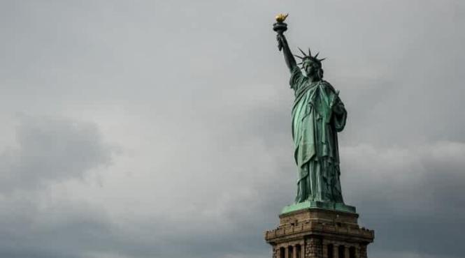statuia libertatii redeschisa dupa conflictul pe buget din senatul sua