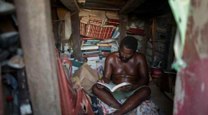 traieste de 22 de ani intr un castel de nisip video