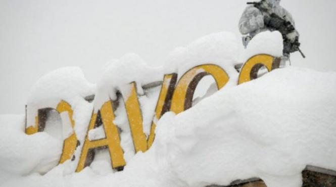 forumul economic de la davos sub zapezi