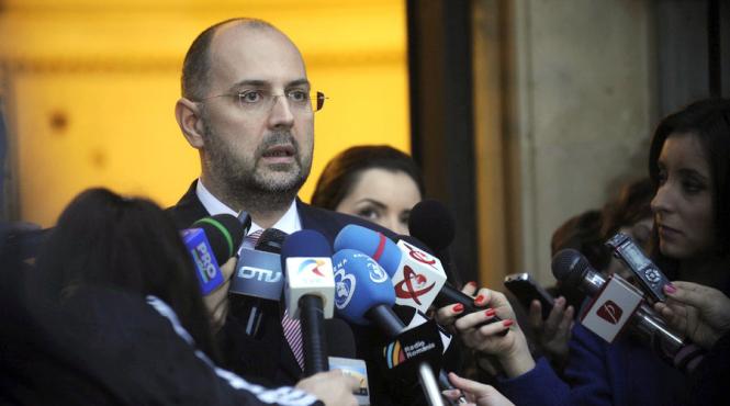 hunor despre dancila mi a placut ca a raspuns la toate intrebarile fara sa se uite la presedintele dragnea