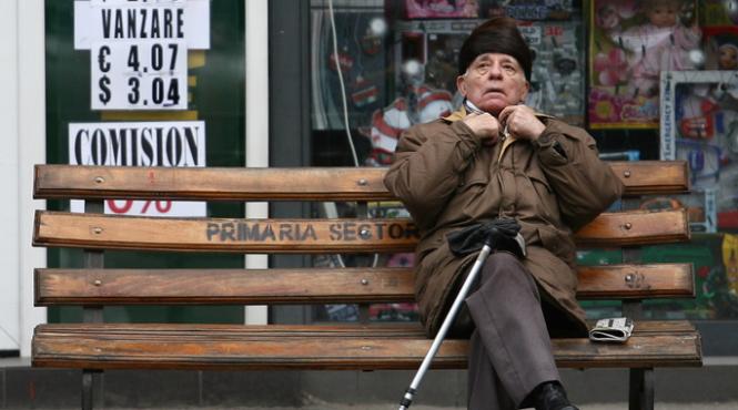 leul isi continua prabusirea