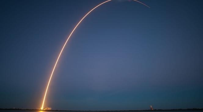 americanii lucreaza la doua noi focoase nucleare