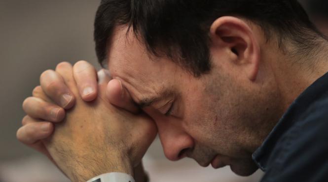 175 ani de inchisoare pentru fostul medic al lotului olimpic de gimnastica din sua