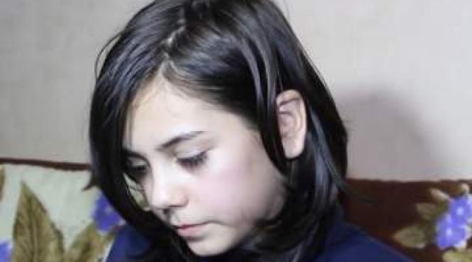 caz cutremurator la buzau o fetita isi vinde desenele pentru a si cumpara o pereche de ghete