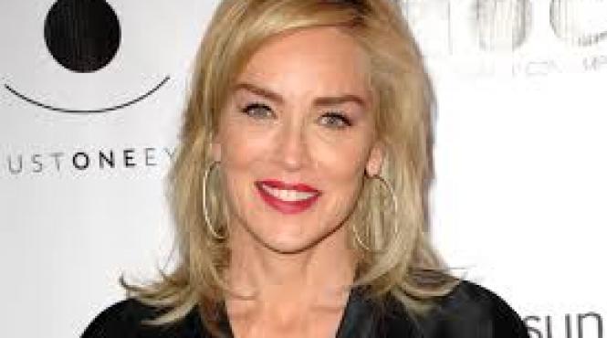 actrita sharon stone spera ca producatorul harvey weinstein sa ajunga la inchisoare