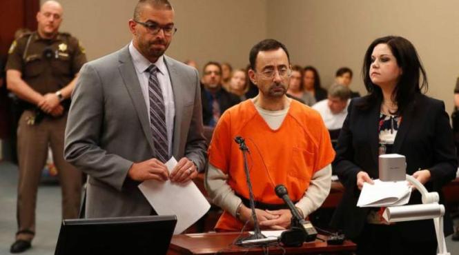 fostul medic al lotului sua larry nassar atacat de tatal unor sportive abuzate de acesta