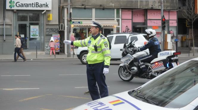 politistii mai bogati cu 10