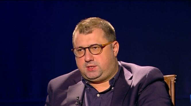 un fost ofiter sri intra in politica