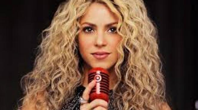 shakira isi recupereaza vocea si canta pentru fanii ei pe retelele de socializare