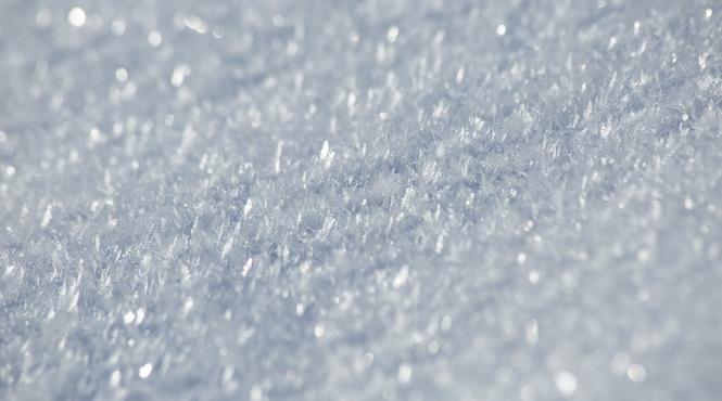 intensificari ale vantului si ninsoare pana duminica la ora 04 00