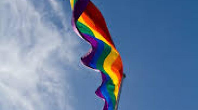 un ziar din malaezia a publicat o lista cu caracteristici care fac usor de recunoscut persoanele homosexuale