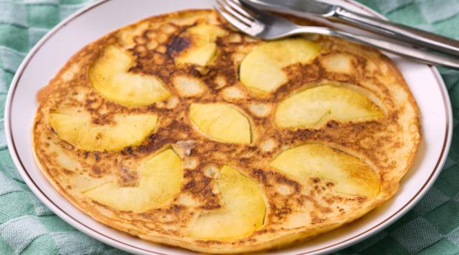 reteta zilei clatite olandeze cu mere