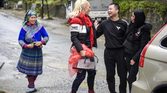 vica si daniela crudu i au cucerit pe asiatici