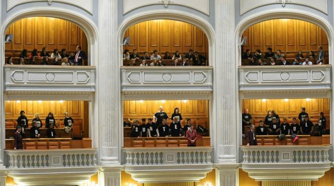 partidele si au desemnat reprezentantii in comisia parlamentara de ancheta privind activitatea directorului spp