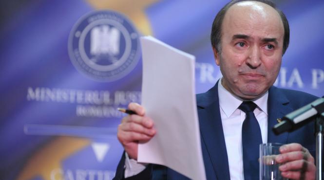 codruta zburata ca la carte din fruntea dna