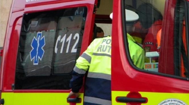 coliziune intre un tir si o cisterna in dambovita unul dintre soferi accidentat