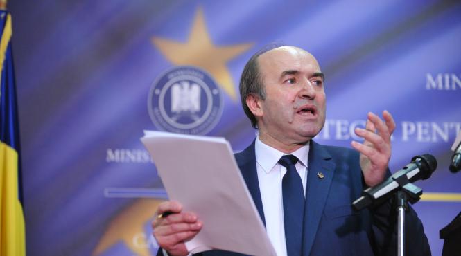 ministrul toader acuzat ca ar fi incalcat legea