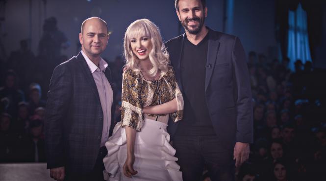 andreea balan sustrage castroanele cu bunatati si mananca pe furis la ie romanie