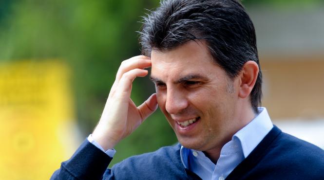 sustinut de generatia de aur ionut lupescu ataca sefia frf