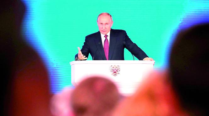 putin isi prezinta racheta invincibila