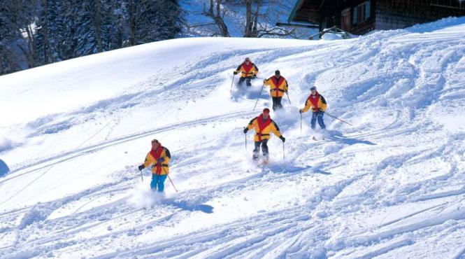 alerta in munti un adolescentl de 15 ani din hunedoara s a ratacit la o intrecere sportiva cu schiori