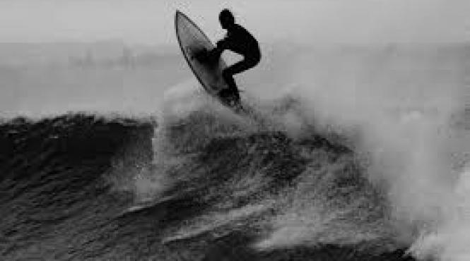 legenda surfingului a murit la varsta de 87 de ani