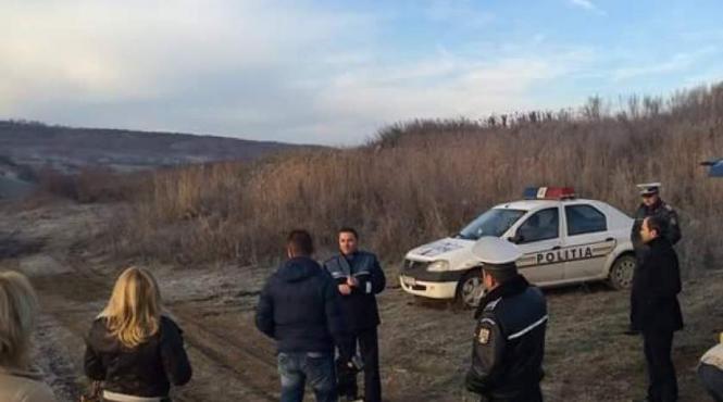 descoperire macabra langa urlati corpul unui barbat devorat de caini a fost gasit pe un camp