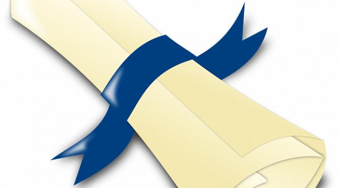 o britanica in varsta de 101 ani a intrat in posesia diplomei de licenta dupa 80 de ani de la absolvire