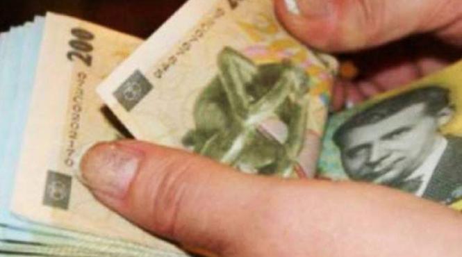 incredibil un barbat din vrancea a fost prins la un targ in timp ce facea cumparaturi cu bani trasi la xerox