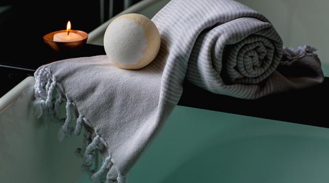 o baie fierbinte arde la fel de multe calorii ca o plimbare de 30 de minute