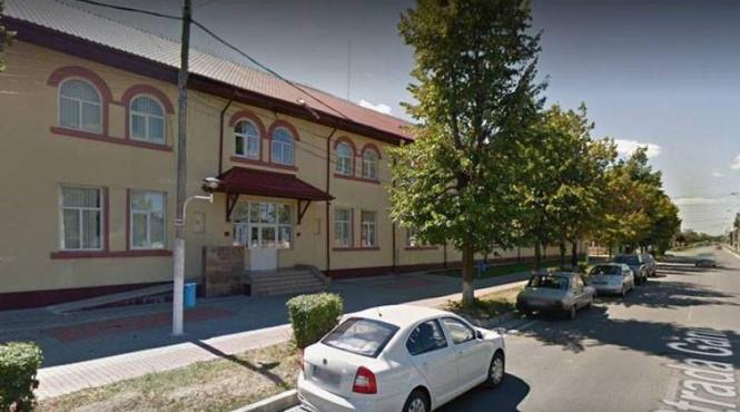 socant un pervers a fost prins in flagrant in timp ce se masturba in fata unei scoli din dambovita