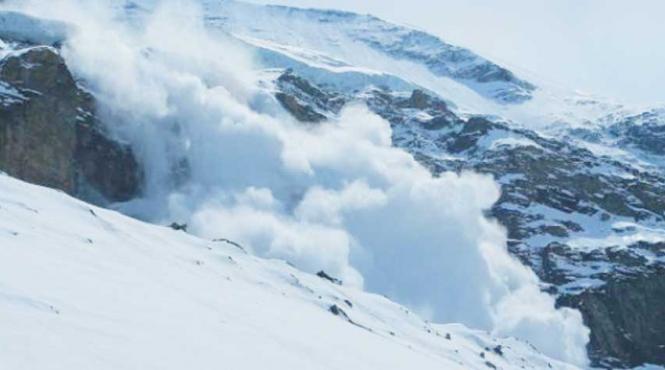 salvamont avertizeaza risc ridicat de producere de avalanse in zona montana inalta