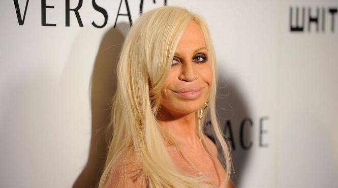 donatella versace renunta la blana animala pentru creatiile sale