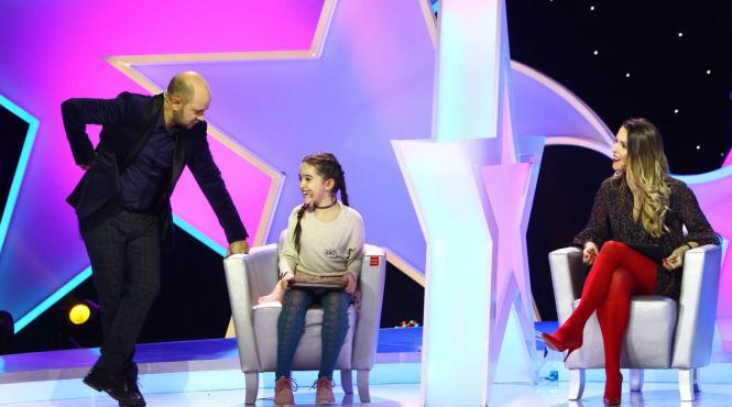 fiica lui adrian cristea este foarte buna la fotbal o spune chiar tatal ei la aici eu sunt vedeta