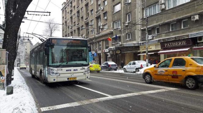 vesti excelente pentru elevi ei vor beneficia de tarif redus cu 50 la transportul local