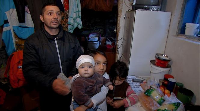 un roman din 70 este asistat de stat asistat sa moara de foame