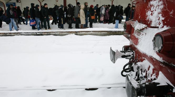 72 de trenuri anulate vineri seara din cauza conditiilor meteo nefavorabile
