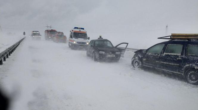 doua autoturisme implicate intr un accident pe dn 2a o persoana ranita