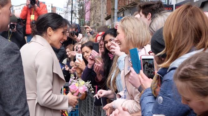 verigheta lui meghan markle ar putea fi din aur galez conform traditiei regale