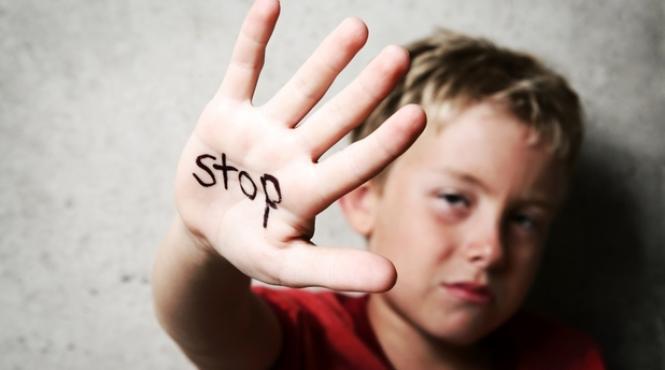 campanie pentru prevenirea violentei impotriva copiilor lansata la palatul parlamentului