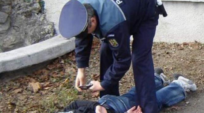 caz socant la arad un baiat de 16 ani a ajuns la spital dupa ce a fost batut crunt de mai multi politisti