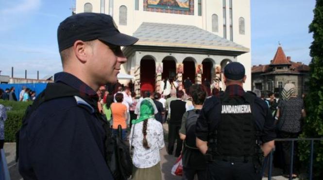 peste 8500 de jandarmi pregatiti sa intervina in preajma sarbatorii floriilor si a sfintelor sarbatori pascale