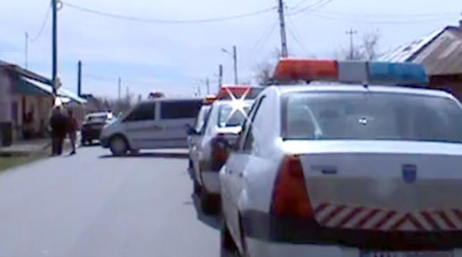 focuri de arma in timpul unui conflict intre doua familii din clejani