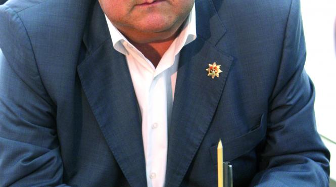 incendiu guvernatorul pleaca