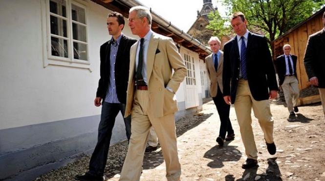 satul printului charles este izolat de viitura