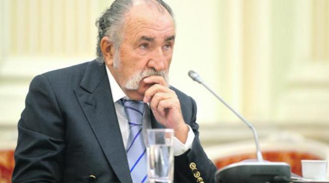 tiriac lanseaza critici dure la adresa serenei williams si a lui roger federer si i se pare incorect ca femeile sa fie platite la fel ca barbatii