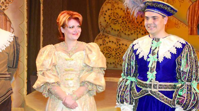 poze de politicieni cu porumbei si spanzuratori