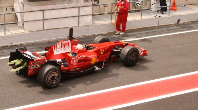 formula 1 mecanicul ferrari accidentat de raikkonen operat cu succes